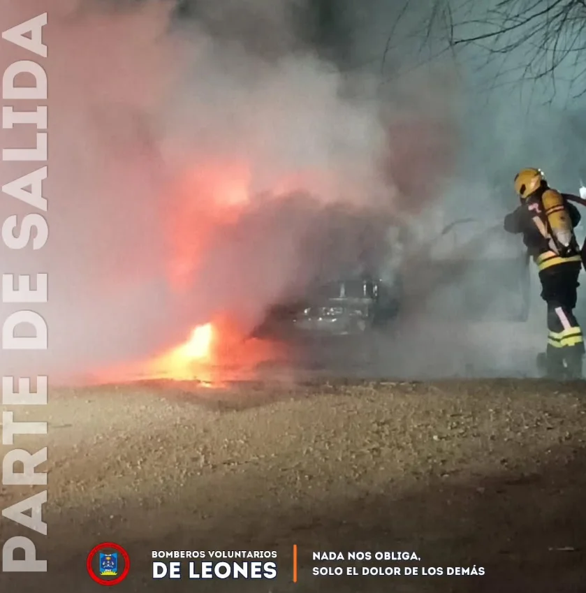 incendio-auto-leones-21-julio